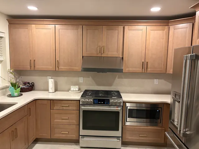 Athens Meadow — a kitchen supplied by Mr. Kitchen Cabinet