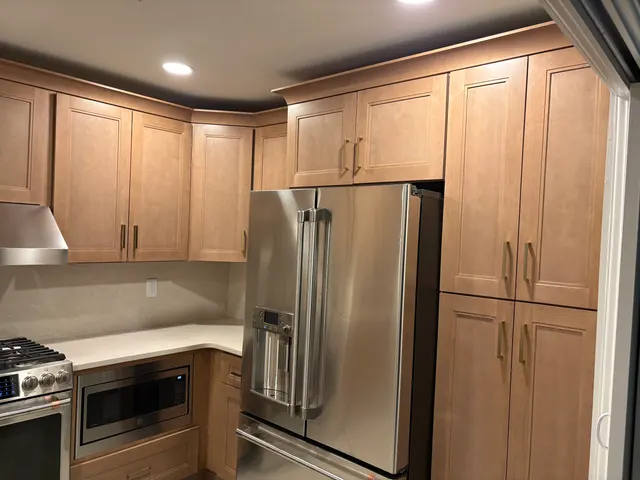 Athens Meadow — a kitchen supplied by Mr. Kitchen Cabinet