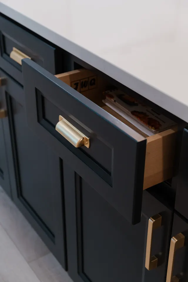 Concorde Blue — a kitchen supplied by Mr. Kitchen Cabinet