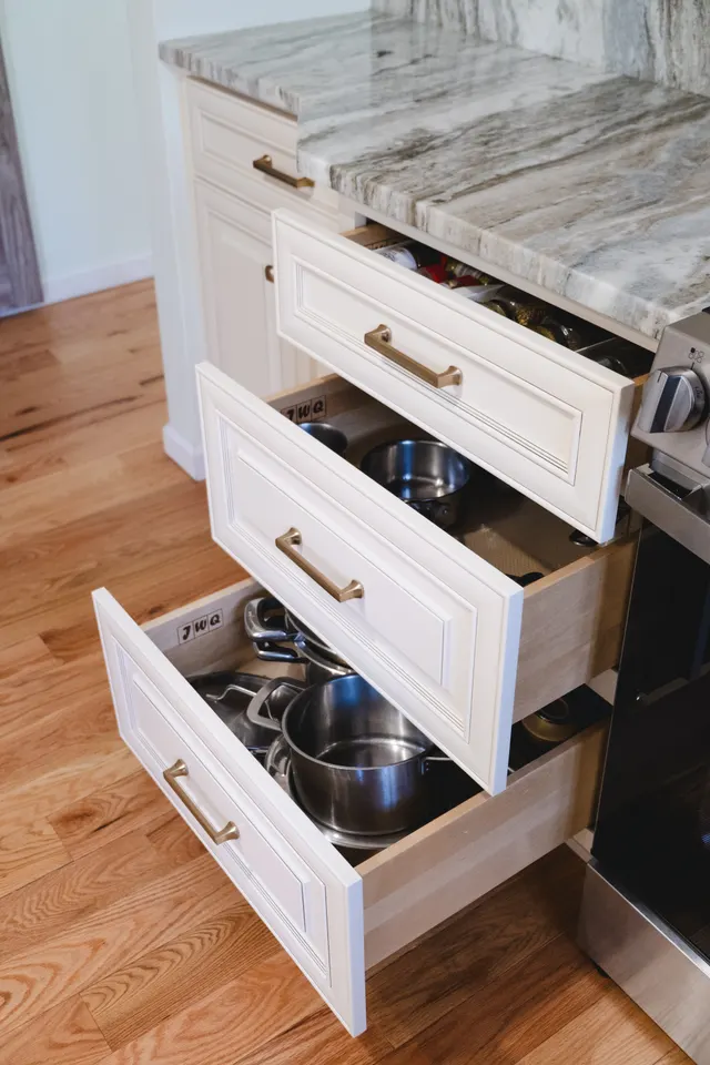 Legendary Ivory — a kitchen supplied by Mr. Kitchen Cabinet