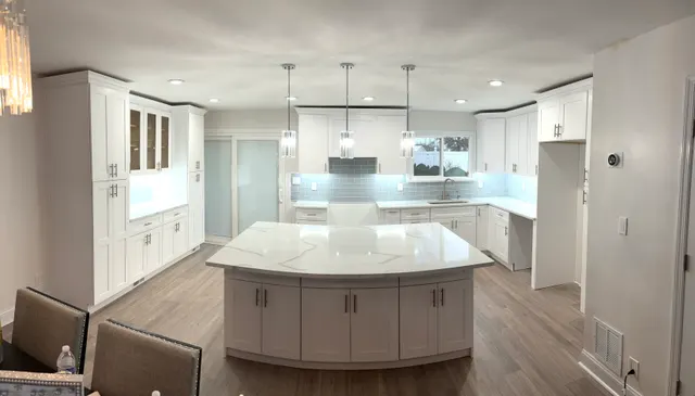 White shaker — a kitchen supplied by Mr. Kitchen Cabinet